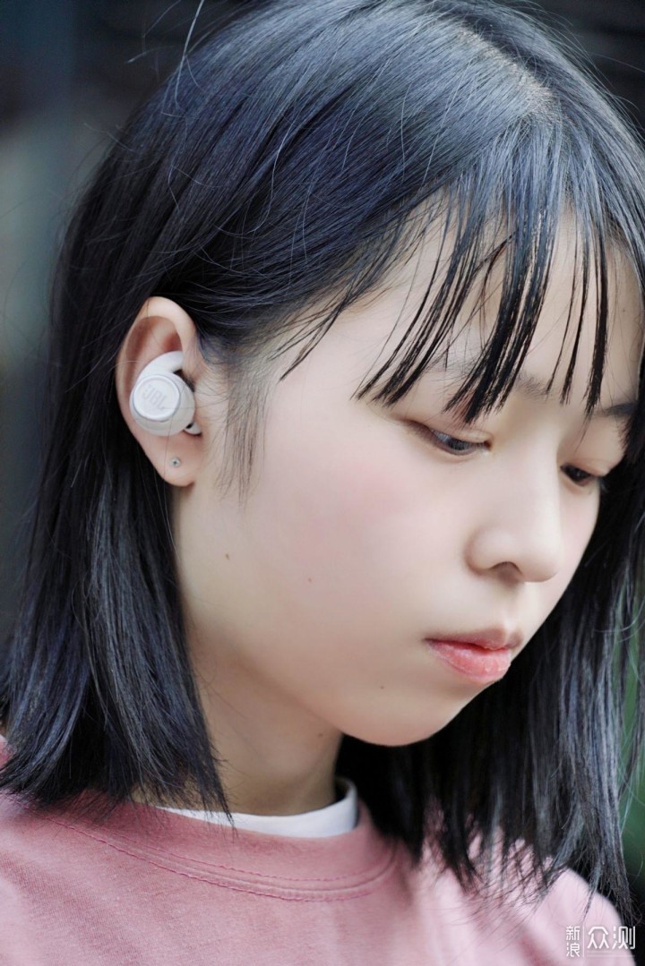 高音质+降噪加持，JBL MINI NC蓝牙耳机实测_新浪众测